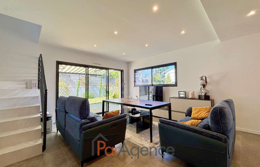 Maison à VAUX-SUR-MER