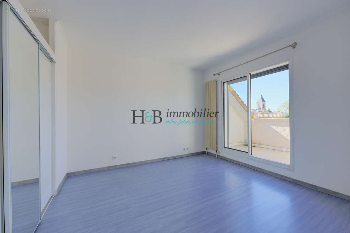 Maison à VERT-LE-GRAND