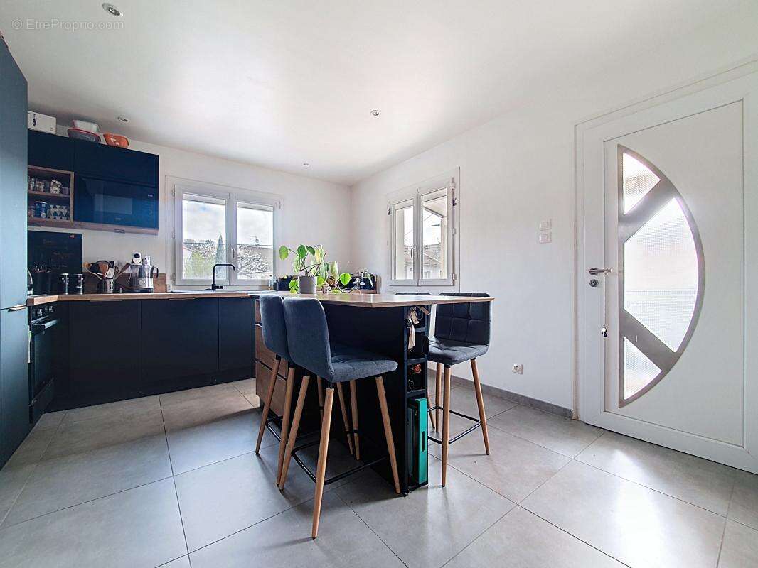 Maison - 2 Chambres - Possibilité 3 supplémentaires - Véranda - Jardin - Au calme - Proche toutes commodités - photo 2