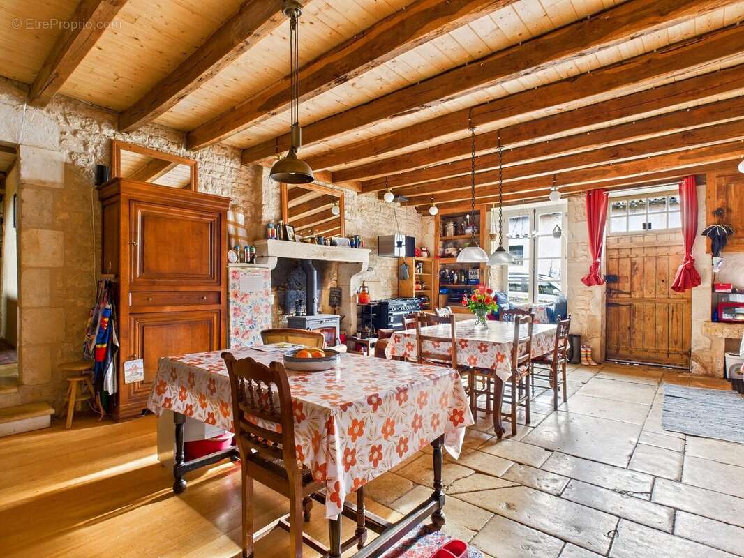 Maison à SAUZE-VAUSSAIS