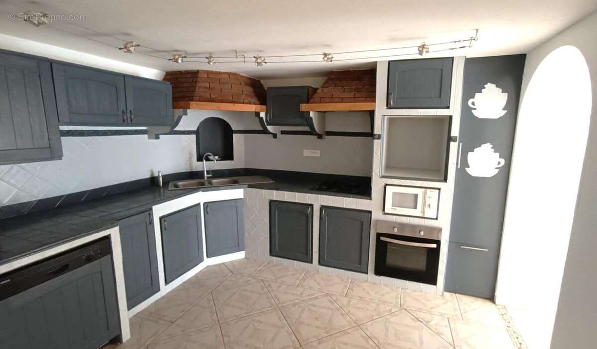 Maison à VAUX-LE-PENIL