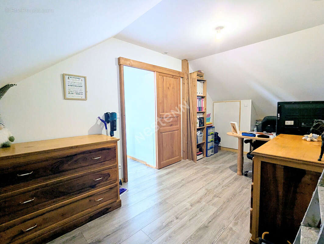 Villeneuve sur Aisne : Maison 2019 - 3 chambres - garage + dépendances - photo 8