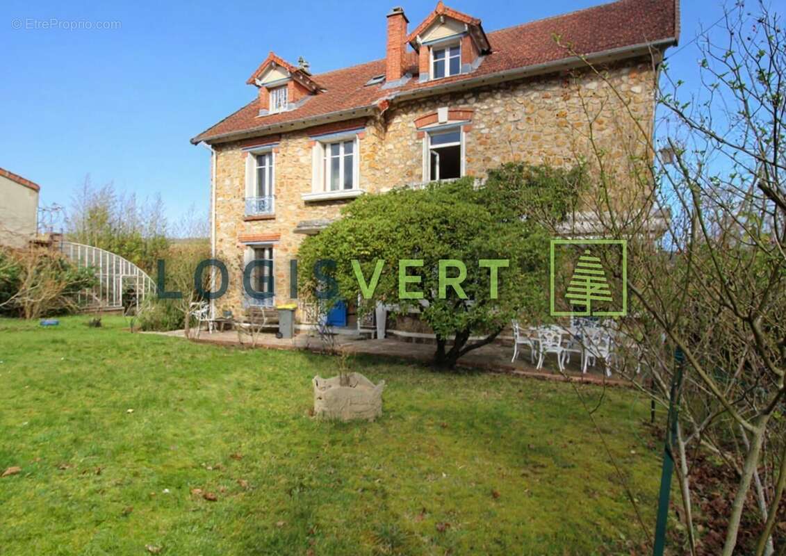 Maison 240 m² à Villebon-Sur-Yvette  - photo 2