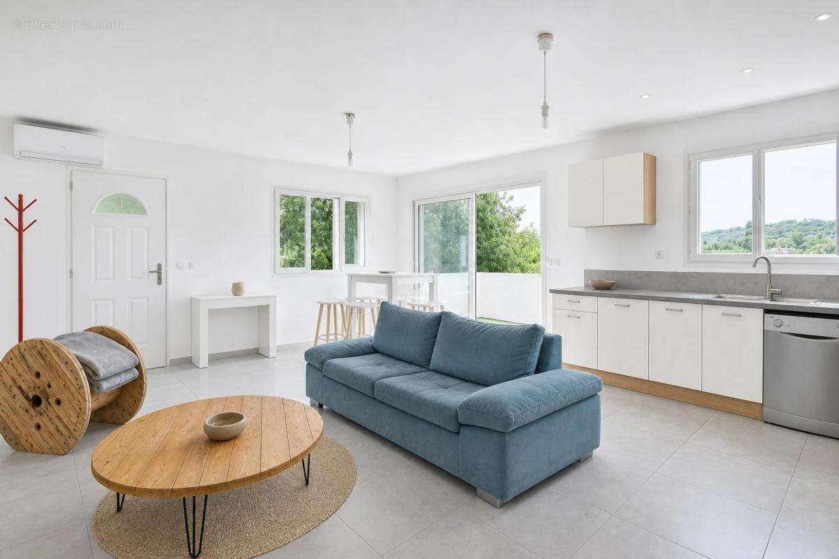 Maison de 4 pièces de 82 m² à Montpezat - photo 2