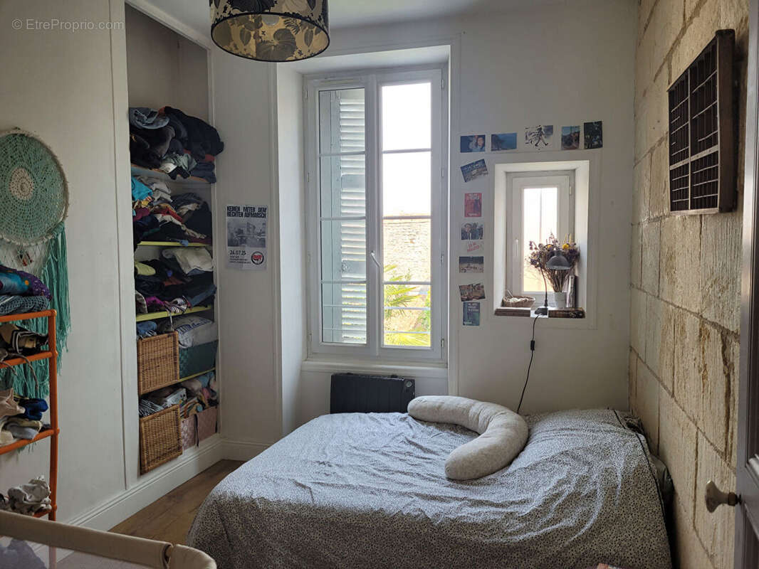 ROCHEFORT hyper centre - appartement lumineux de 76 m² de type 3 - cave privative - local à vélo - photo 10