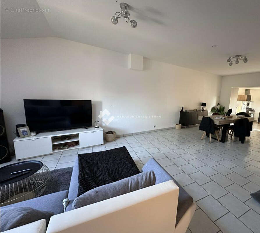 Appartement 165 m² à Beauregard-L'eveque  - photo 7