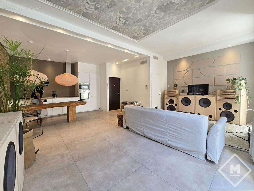 Appartement à MARSEILLE-6E