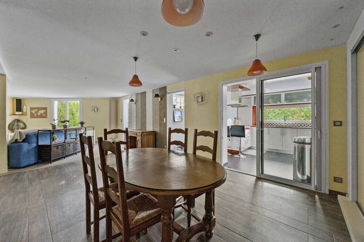 Maison à CHANTELOUP-EN-BRIE