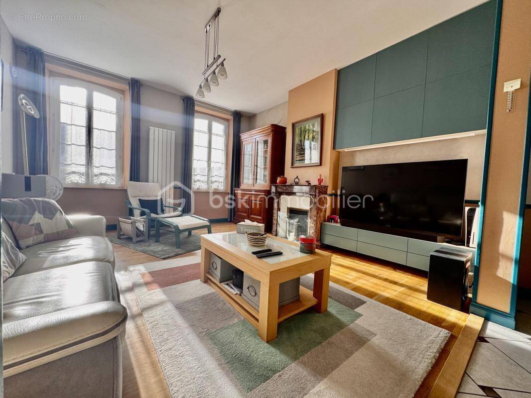 Maison à ESTREES-SAINT-DENIS