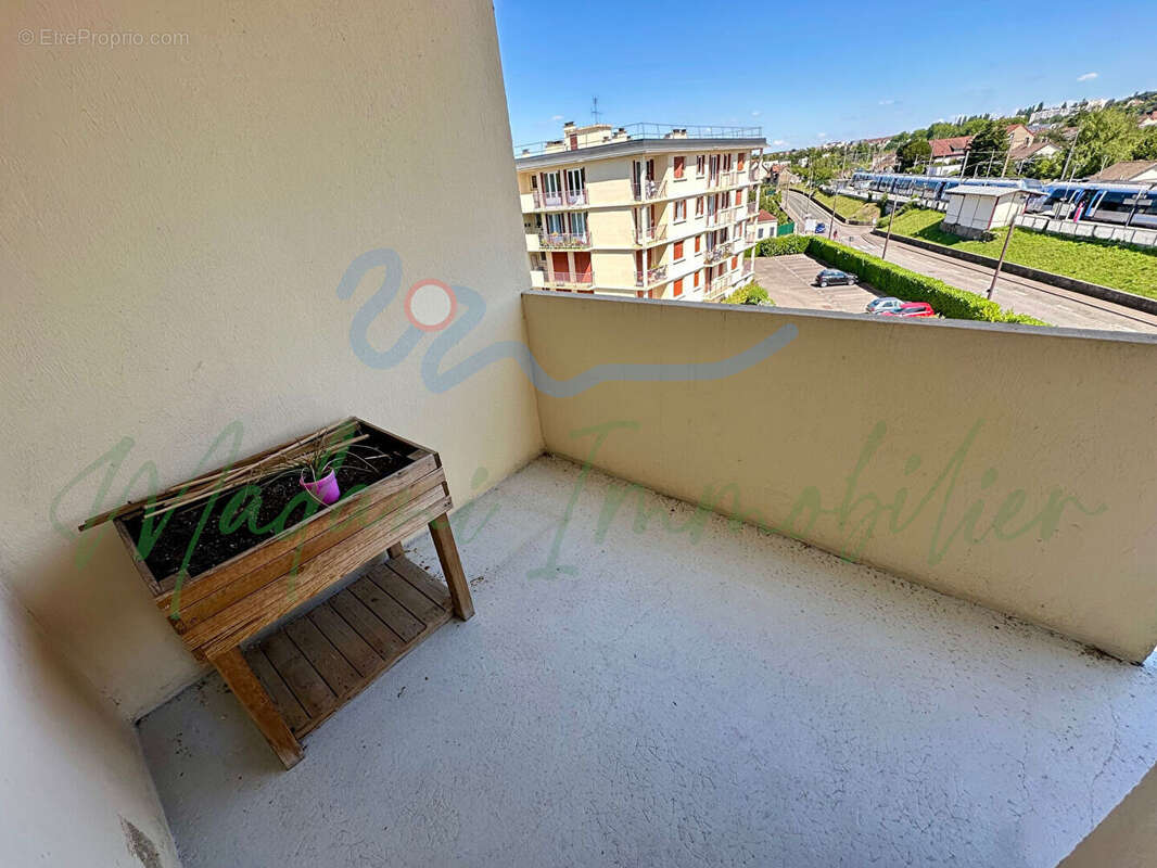 Appartement à BONNIERES-SUR-SEINE