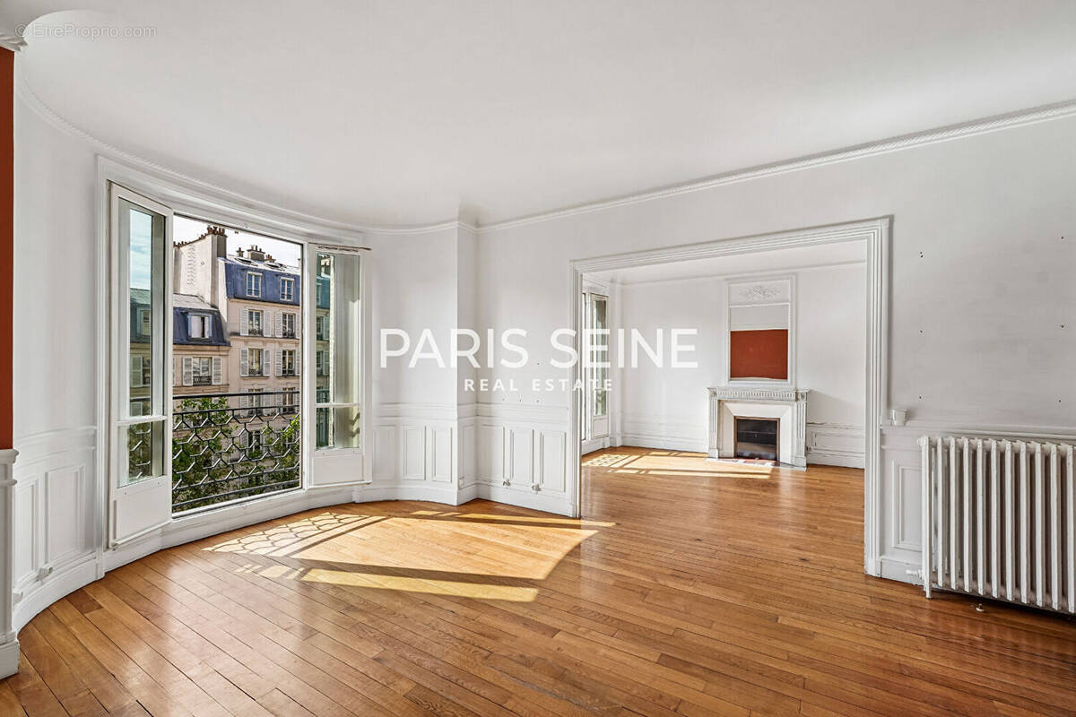 Appartement à PARIS-7E