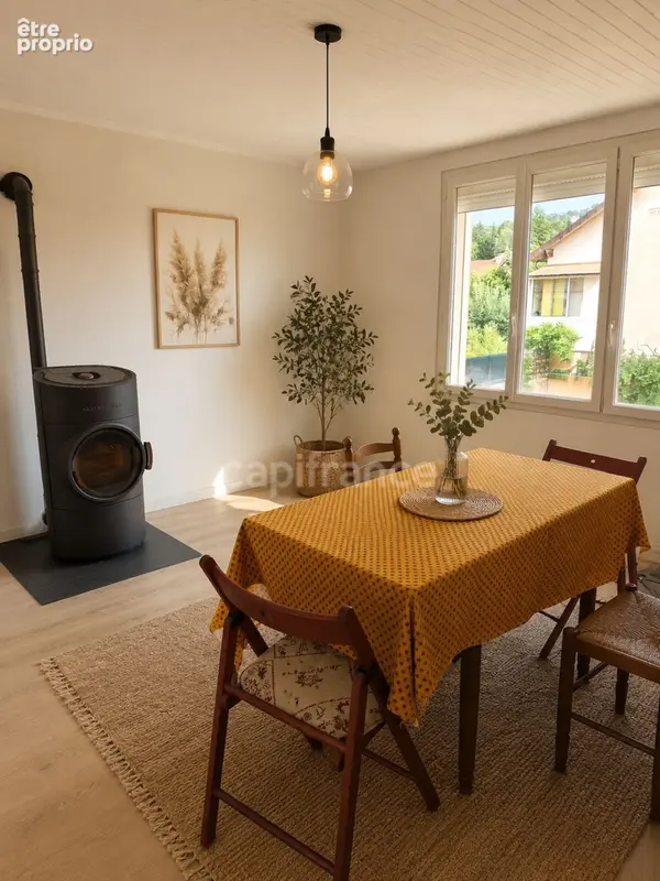 Une maison chaleureuse avec jardin arboré, proche de toutes les commodités ! - photo 4