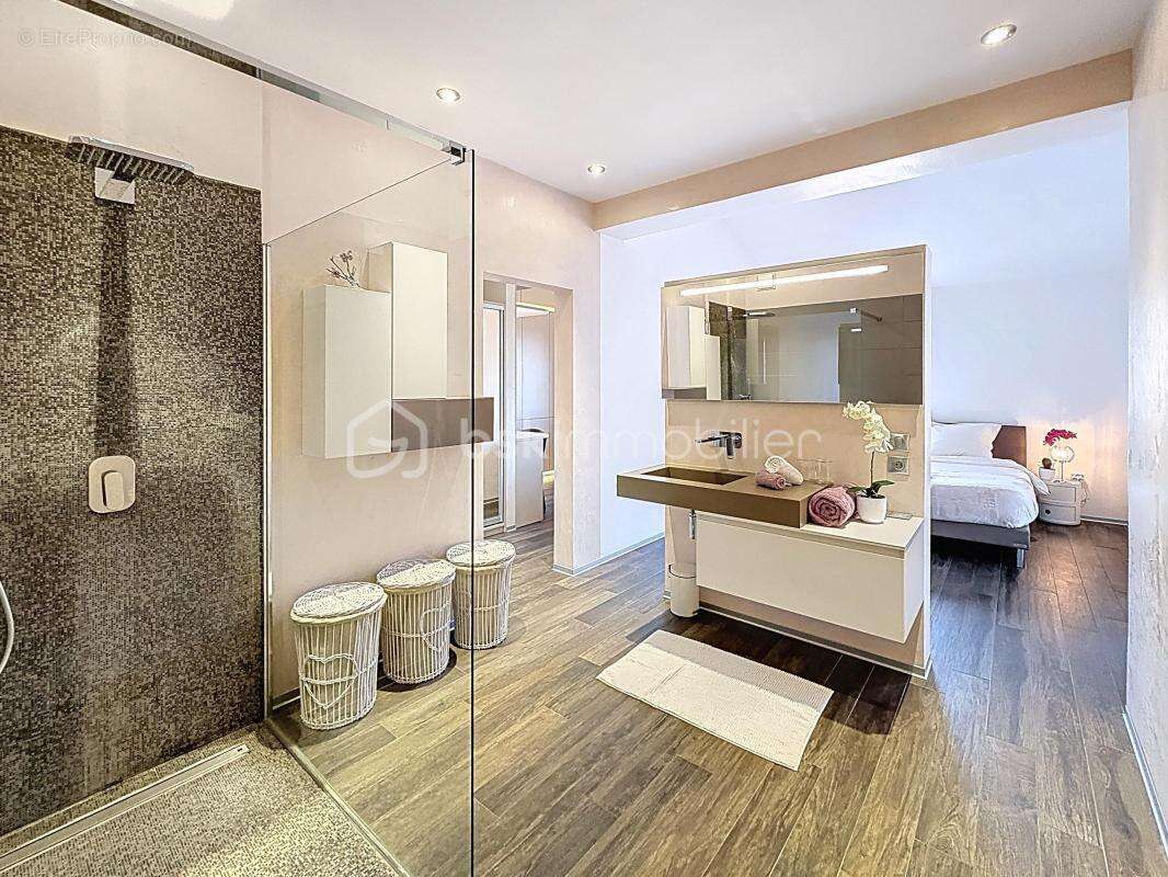Appartement à LATTES