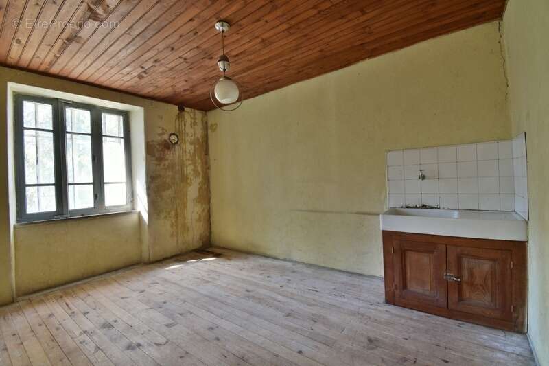 Maison à vendre 9 pièces LES VASTRES (43) - photo 13