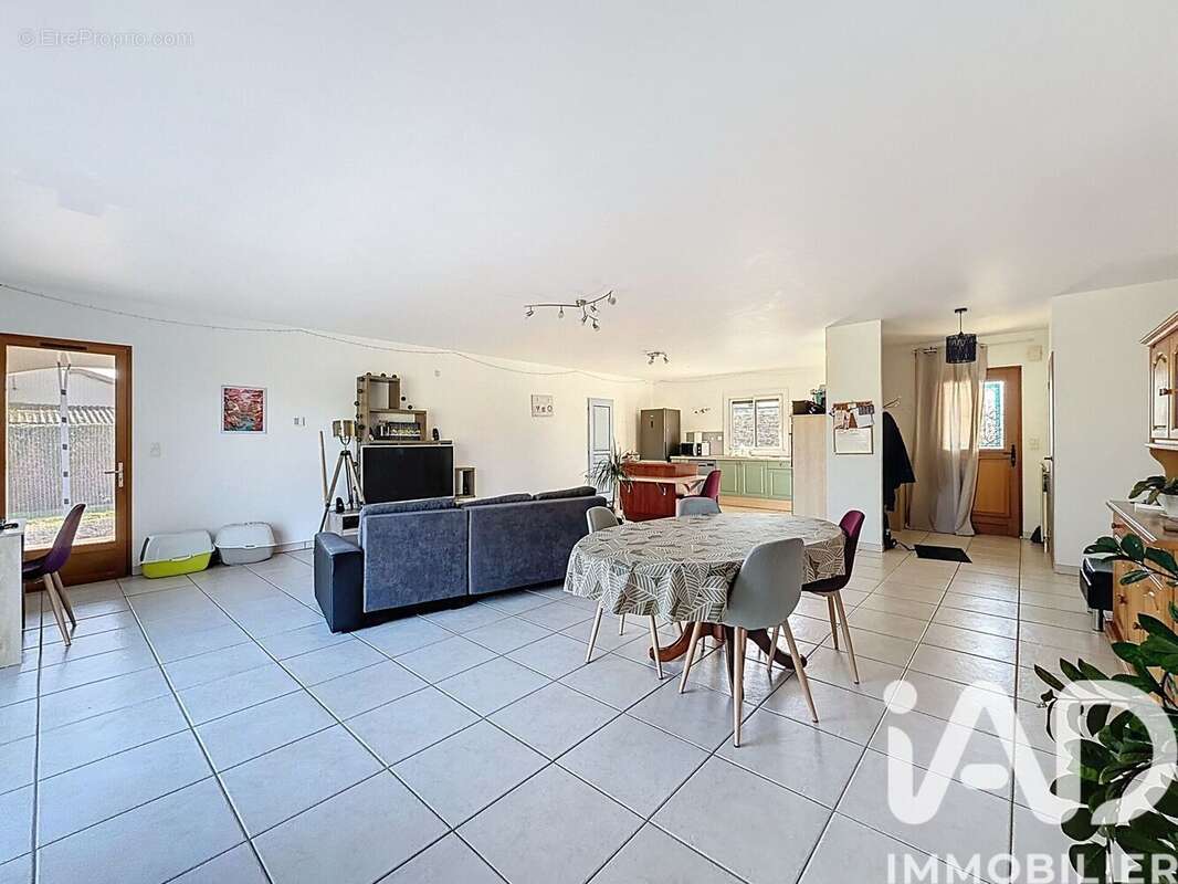 Photo 6 - Maison à MARIGNY-BRIZAY