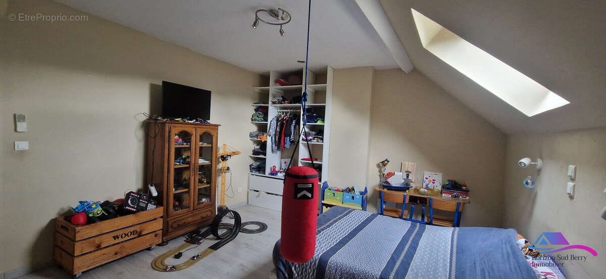 Chambre 1 - Maison à VICQ-EXEMPLET