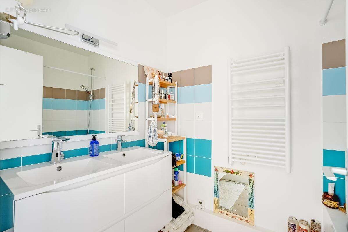 Appartement à PARIS-20E