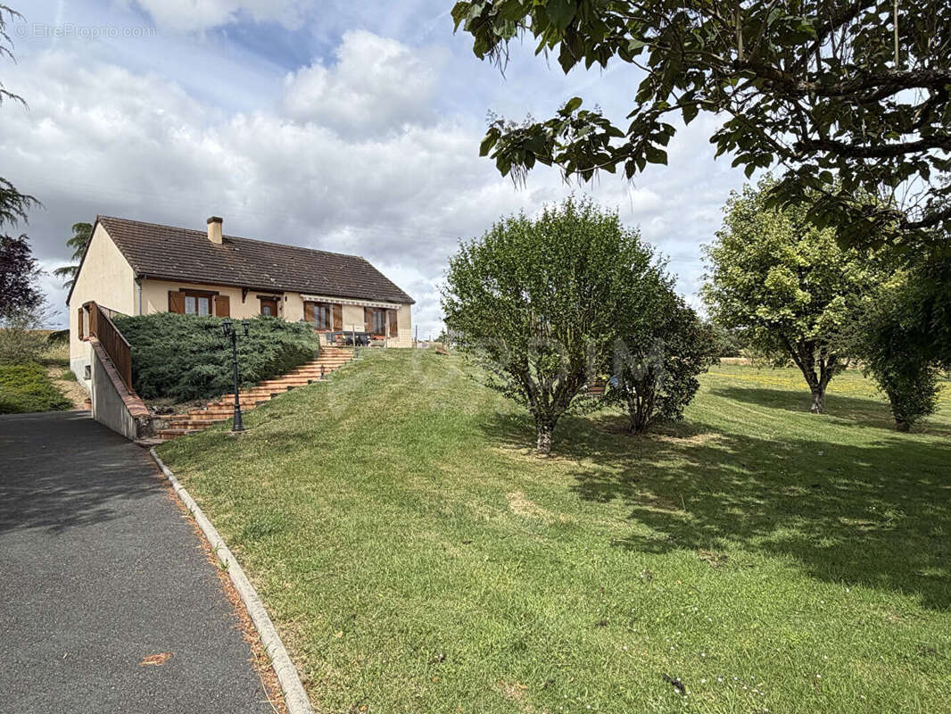 Maison à VAILLY-SUR-SAULDRE