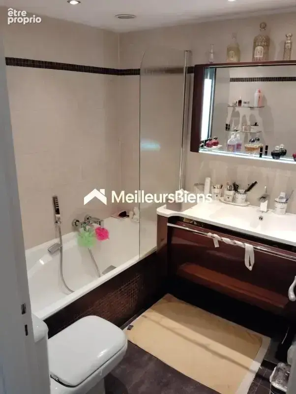 Le Cannet: Co- Exclusivité : Rare ,98 m2, comme une maison, appartement  rez de jardin clair et calme, grand jardin et piscine - photo 12