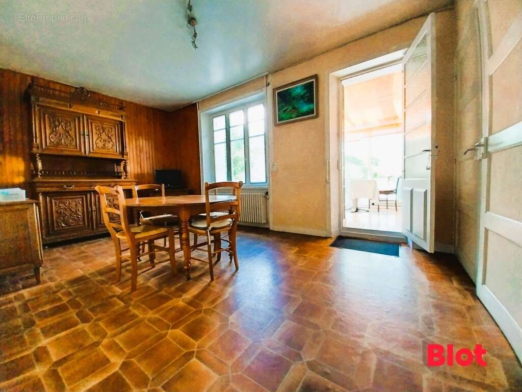 Maison à SAINT-JOUAN-DES-GUERETS