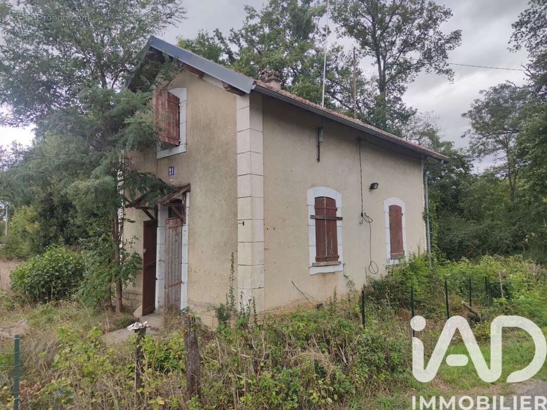 Maison 53 m² à Cronat  - photo 2