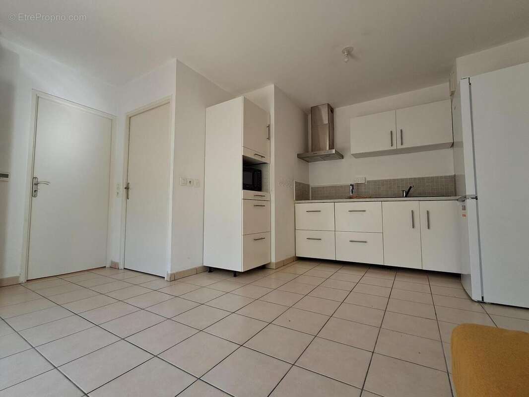 Appartement 38 m² à Decines-Charpieu  - photo 3