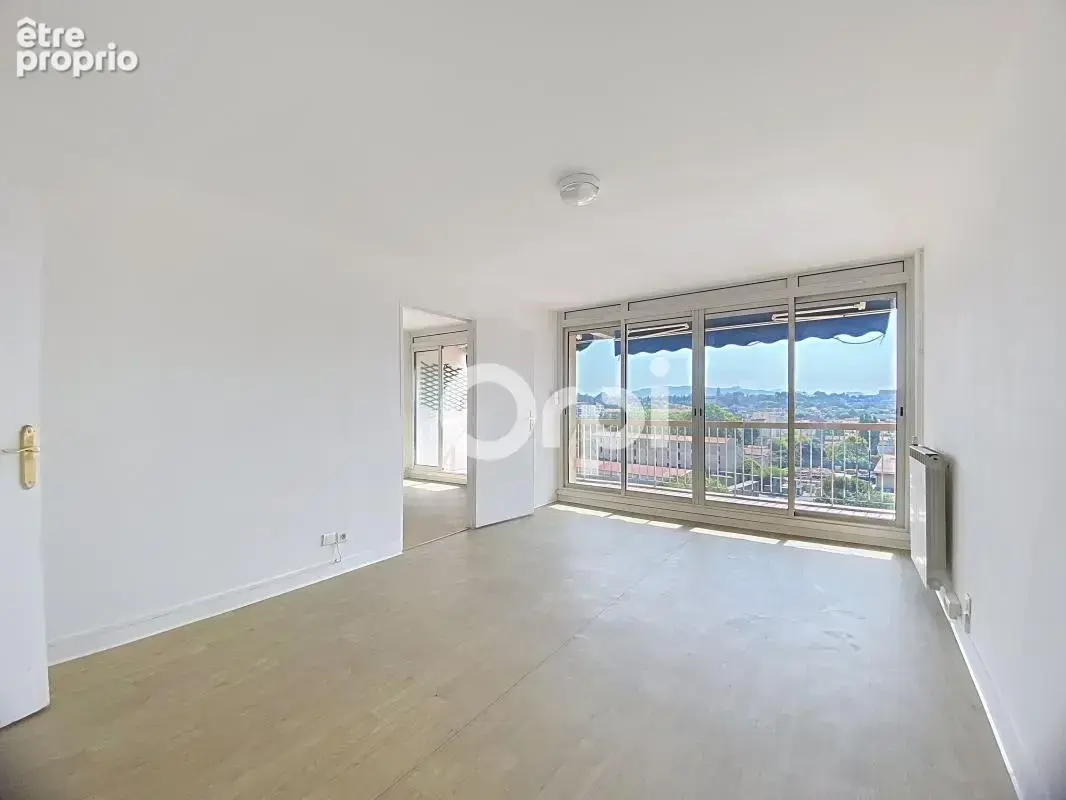 Appartement traversant avec vue mer et balcon à vendre - photo 5