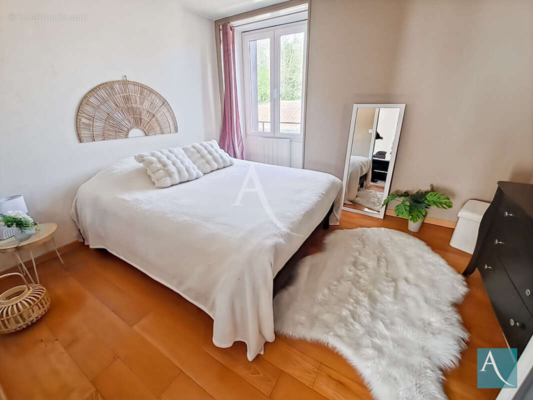 Appartement à MORIGNY-CHAMPIGNY