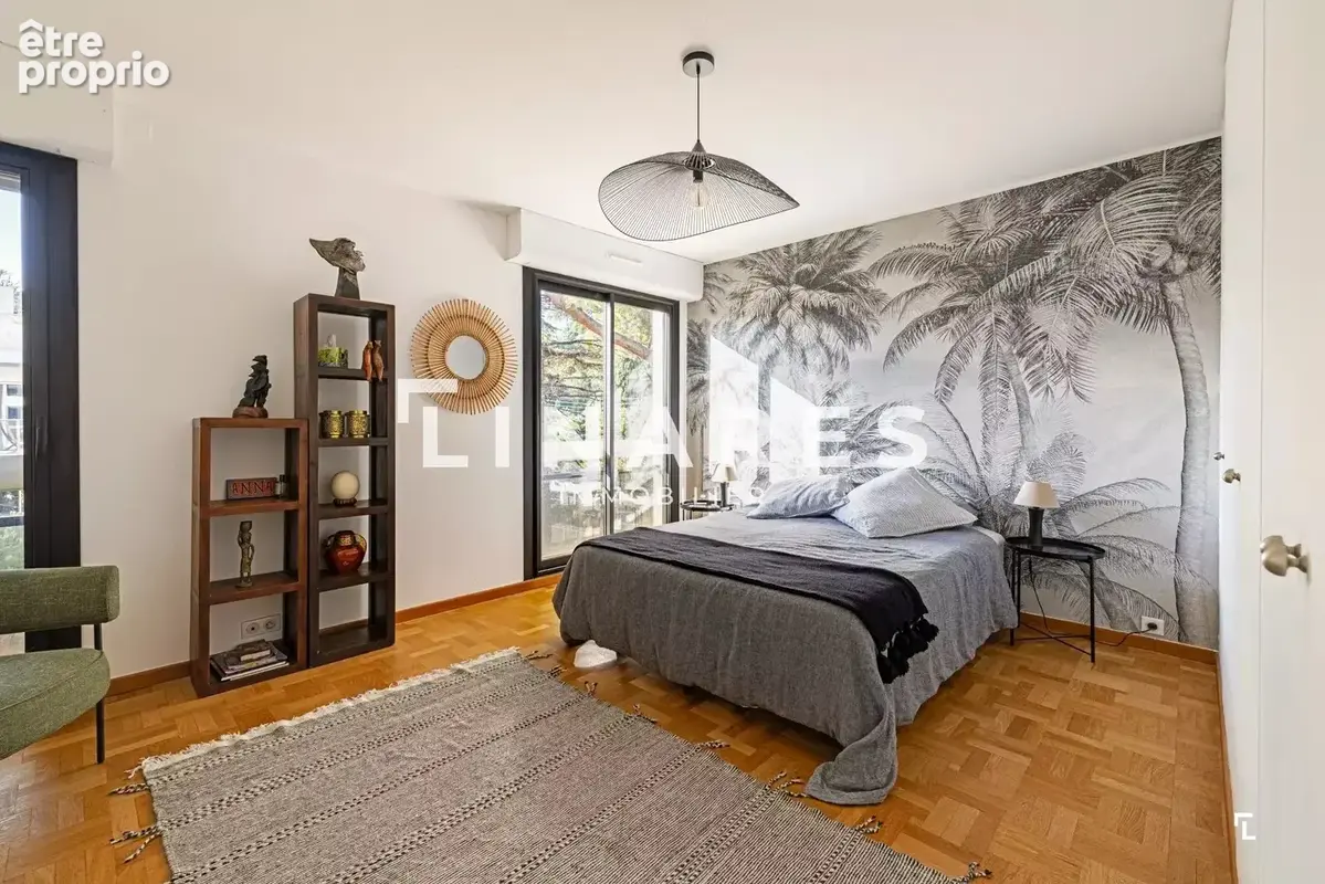 LE VOYAGE - Appartement T4 de 122m² - Terrasse - Cave - 13008 - photo 10