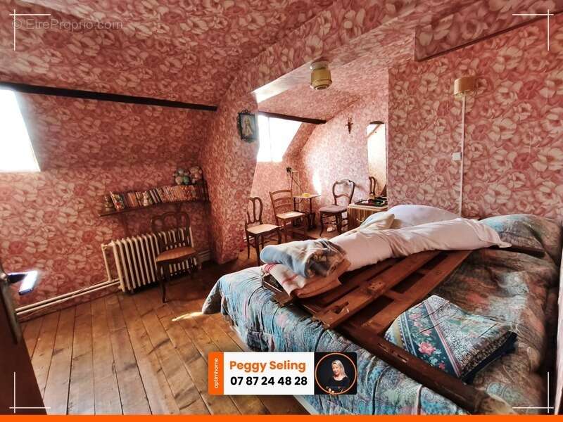 Maison à MONDREPUIS