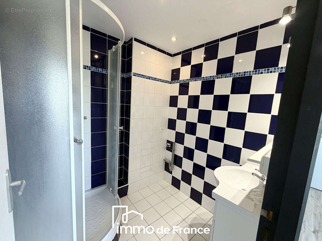 Appartement à ONET-LE-CHATEAU