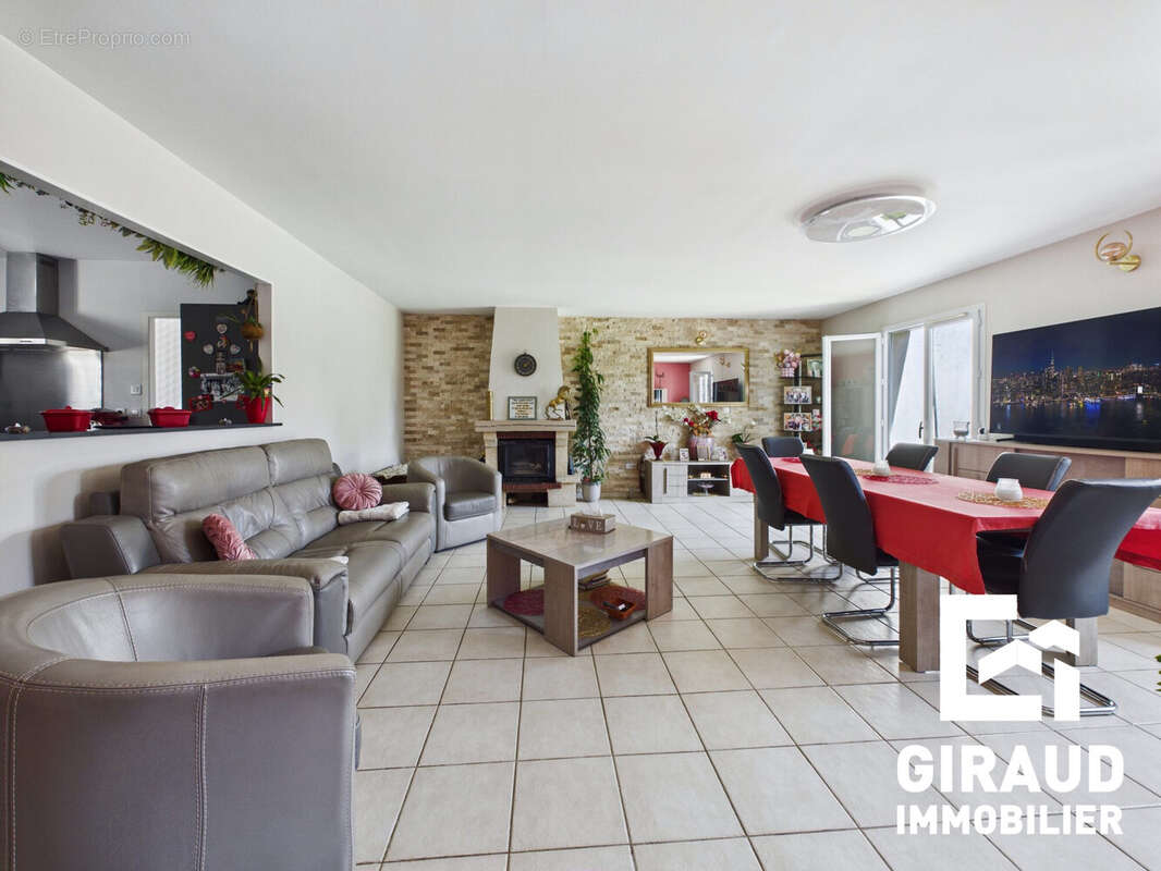 Maison 131 m² à La Caillere-Saint-Hilaire  - photo 6