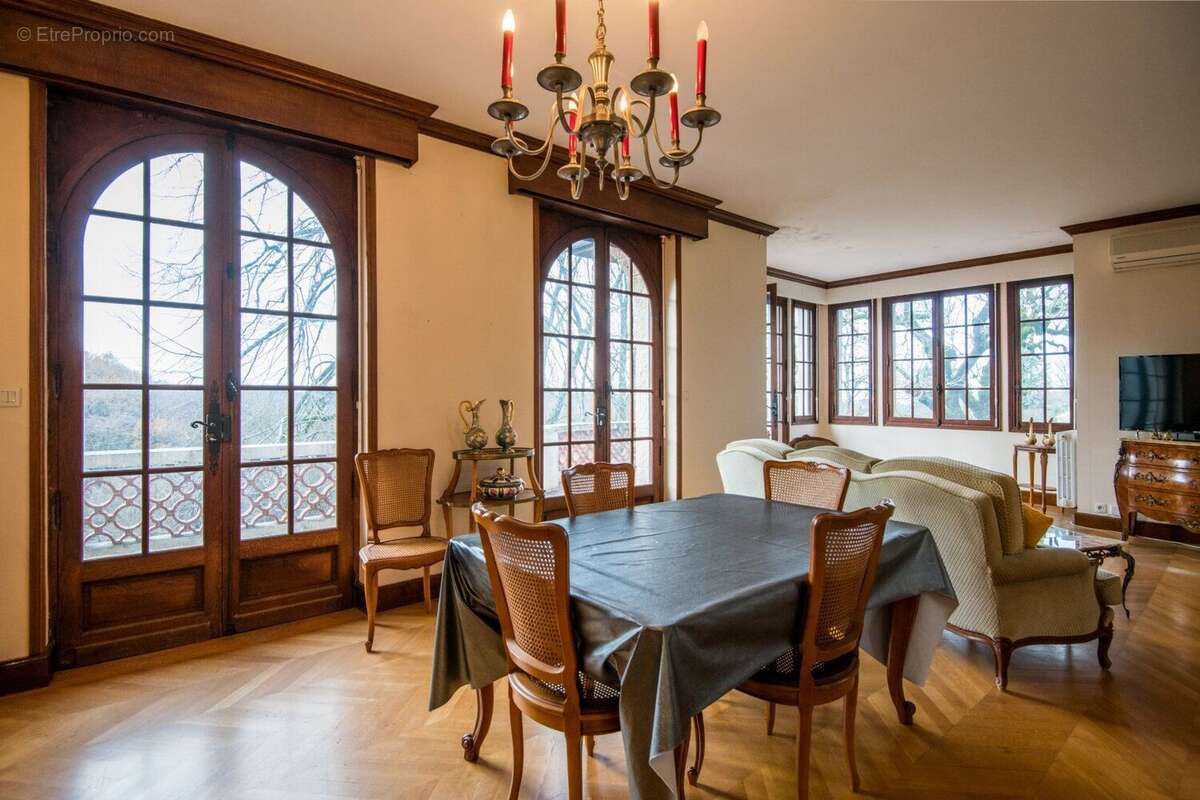 Exlusivité:Maison familiale au coeur  d'un village Corrézien, proche Brive - photo 8