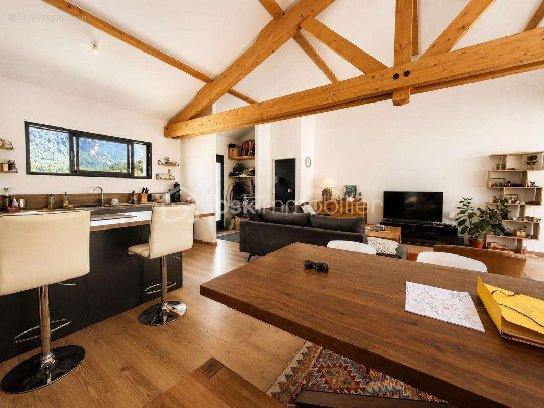 ANNOT – Maison contemporaine d'exception au cœur d'un écrin de nature - photo 4