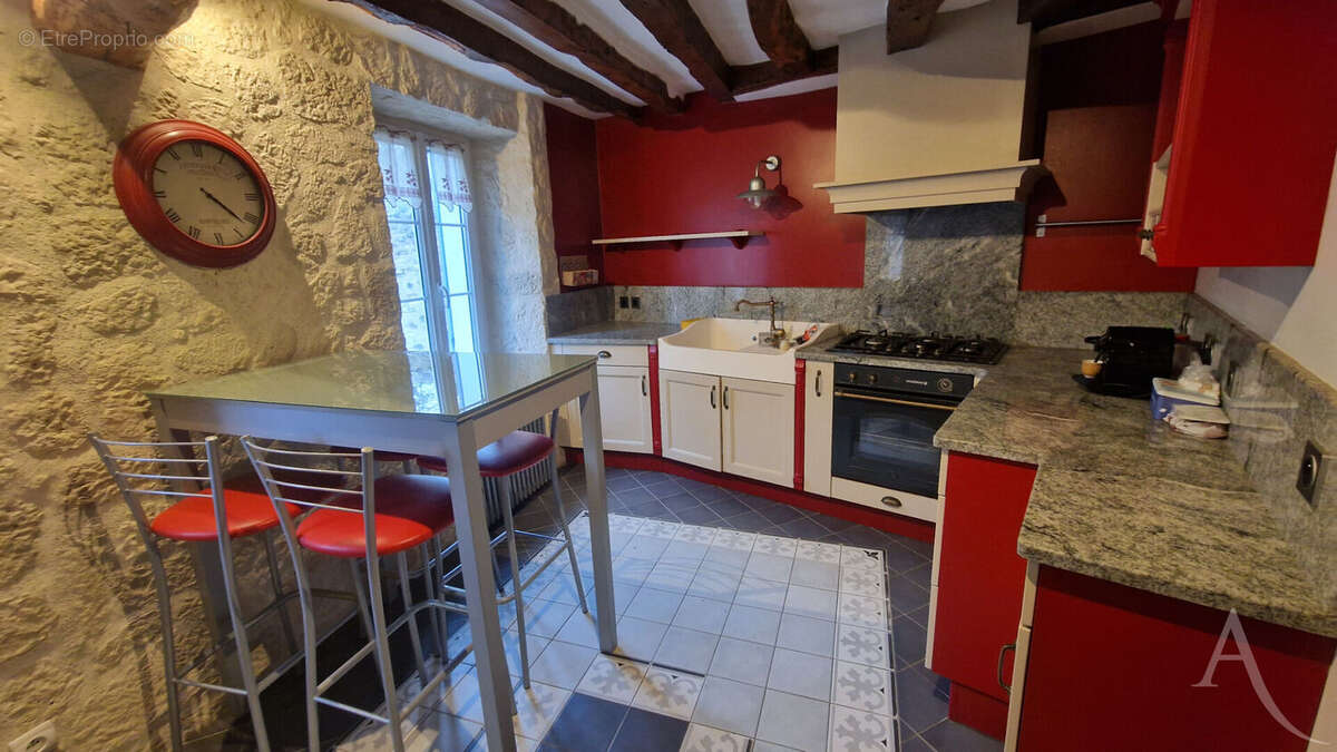 Maison à JOUY-MAUVOISIN