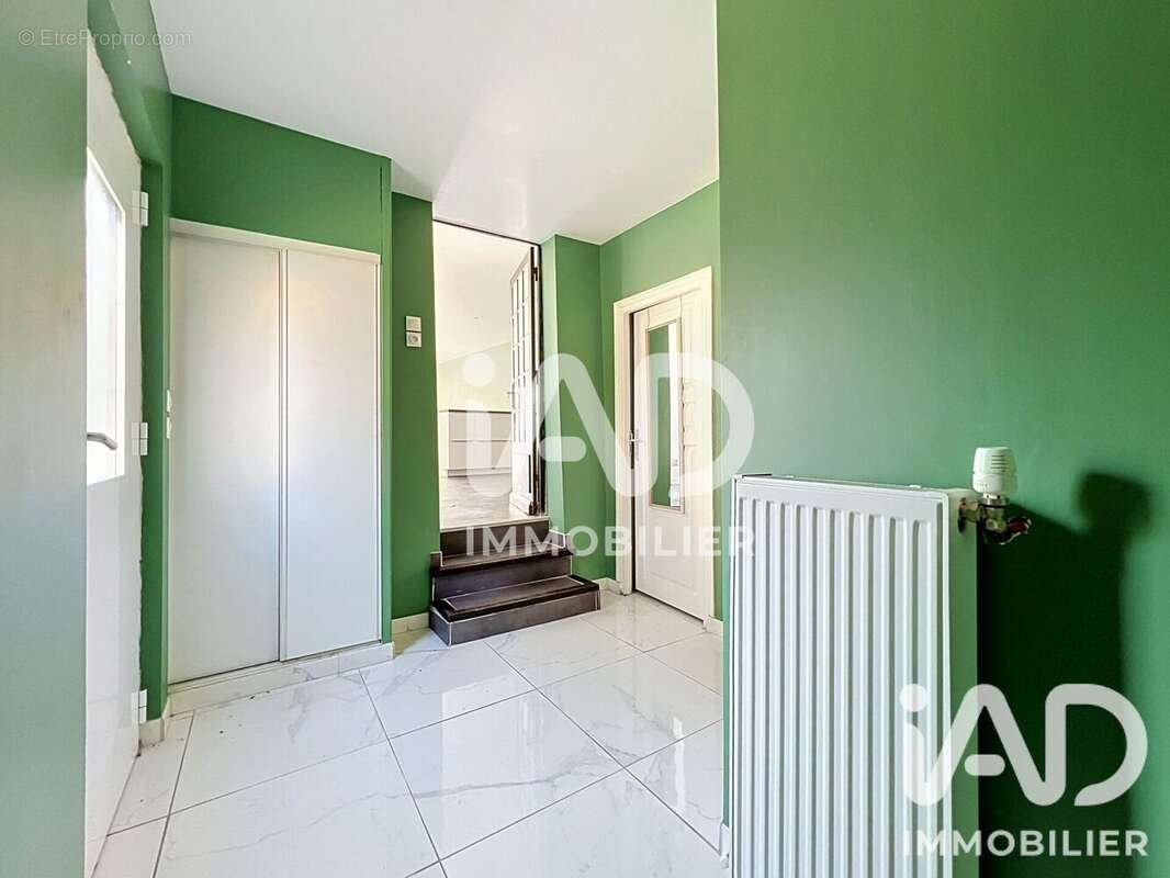 Maison 160 m² à Faremoutiers  - photo 2