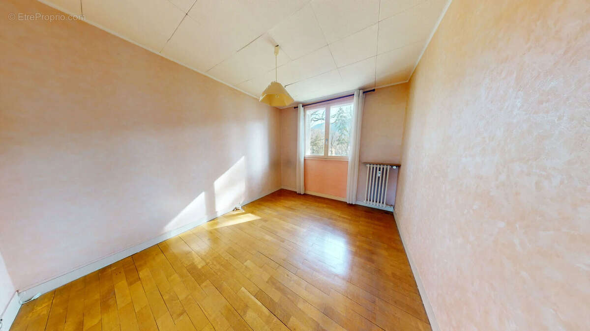 Appartement à GIERES