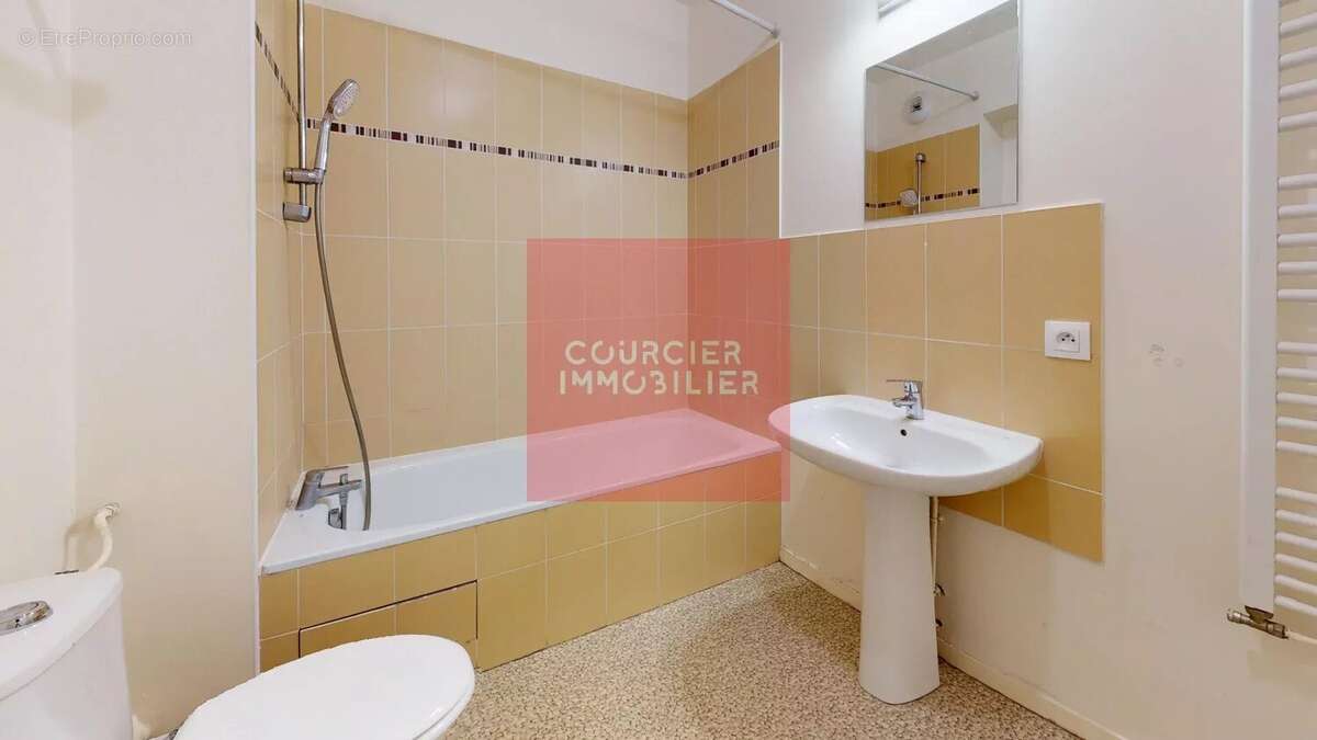 Appartement à LE MESNIL-SAINT-DENIS