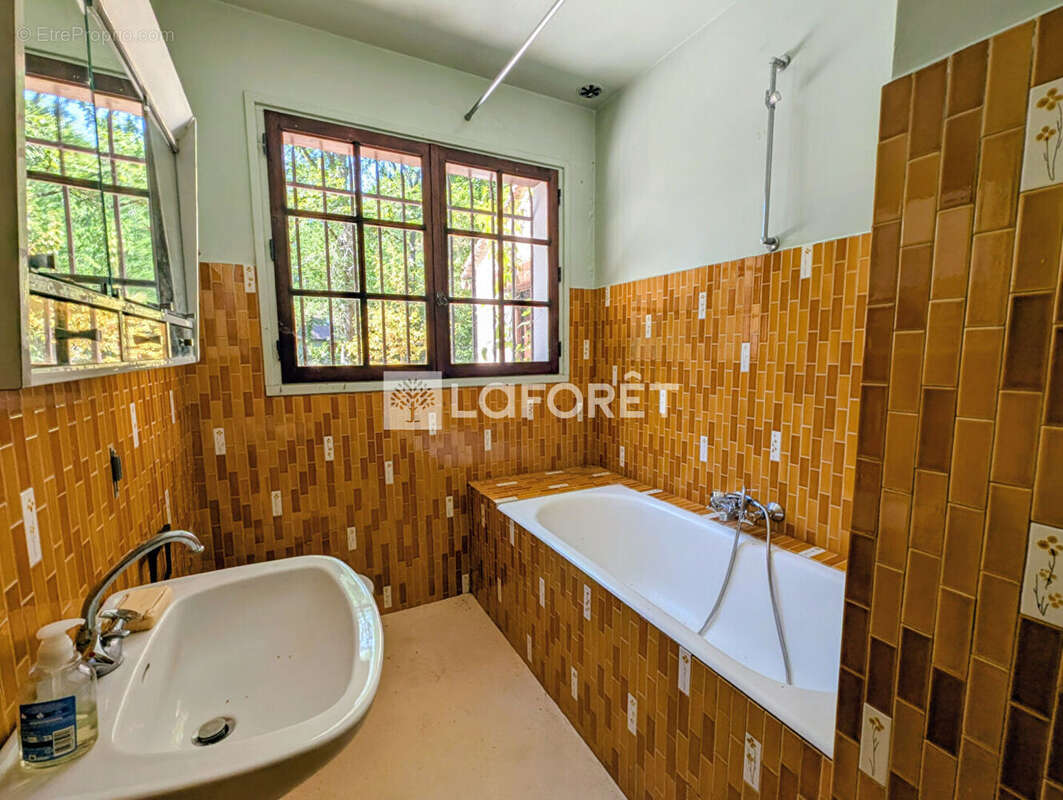 Maison Noisy Sur Ecole 9 pièce(s) 178 m2 - photo 9