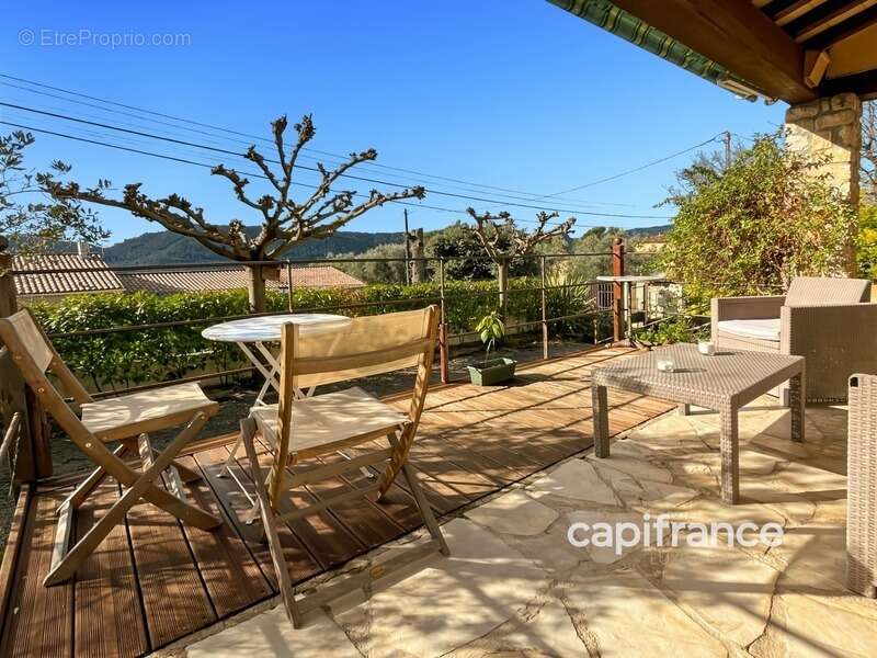 Belle villa provençale rénovée avec vue sur les collines  à BAGNOLS EN FORET (83) - photo 5