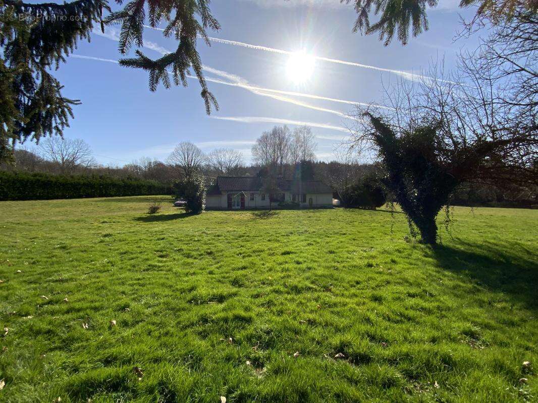 Maison à BONNAC-LA-COTE