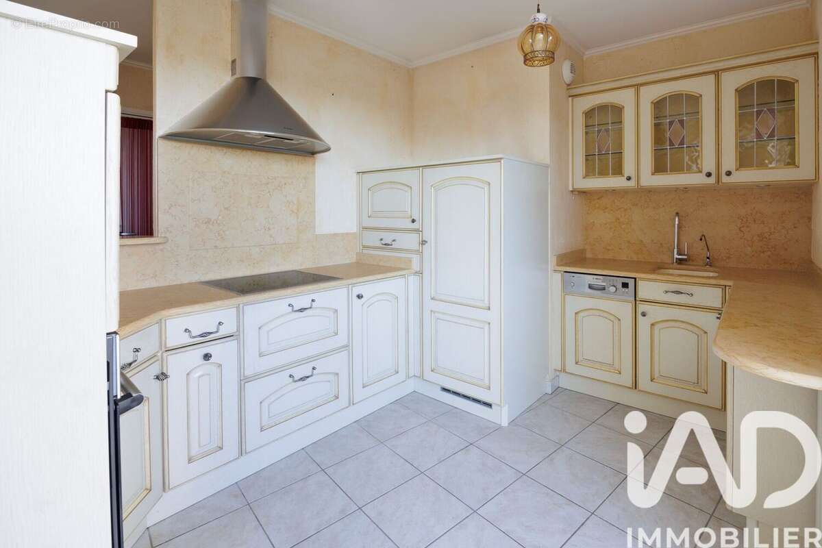 Photo 5 - Appartement à SAINT-GENIS-LES-OLLIERES