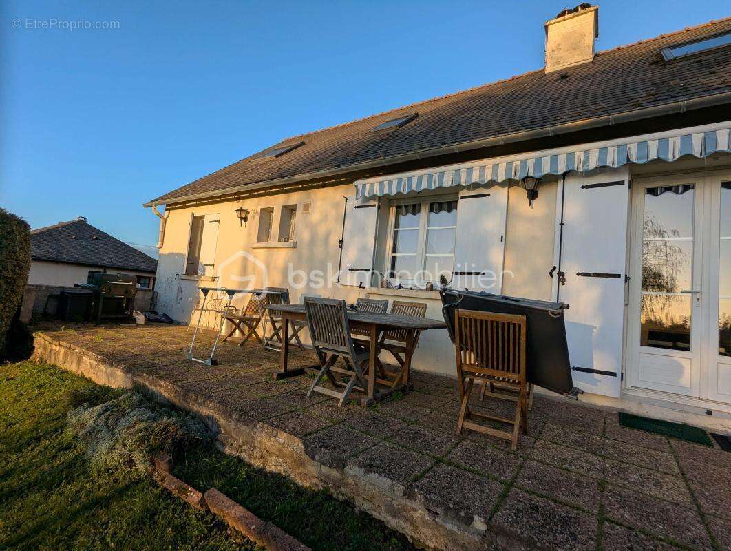 Maison à SAINT-CYR-SUR-LOIRE