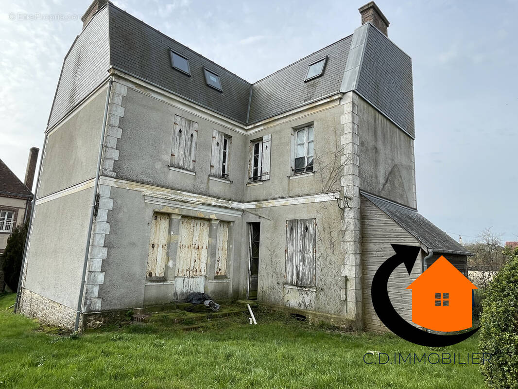 Maison à CHAMPROND-EN-GATINE