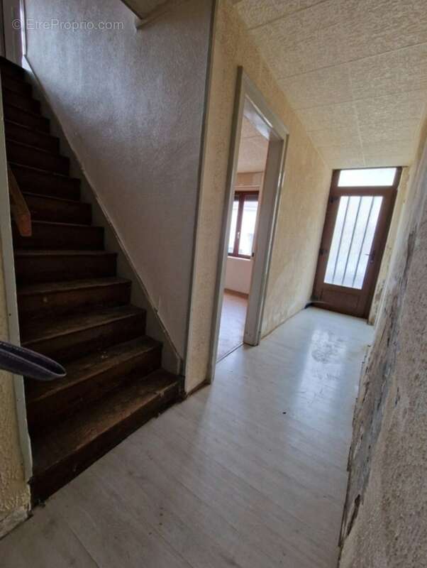 Maison à vendre 5 pièces vittel (88) avec cave, terrasse couverte, atelier, terrain - photo 3