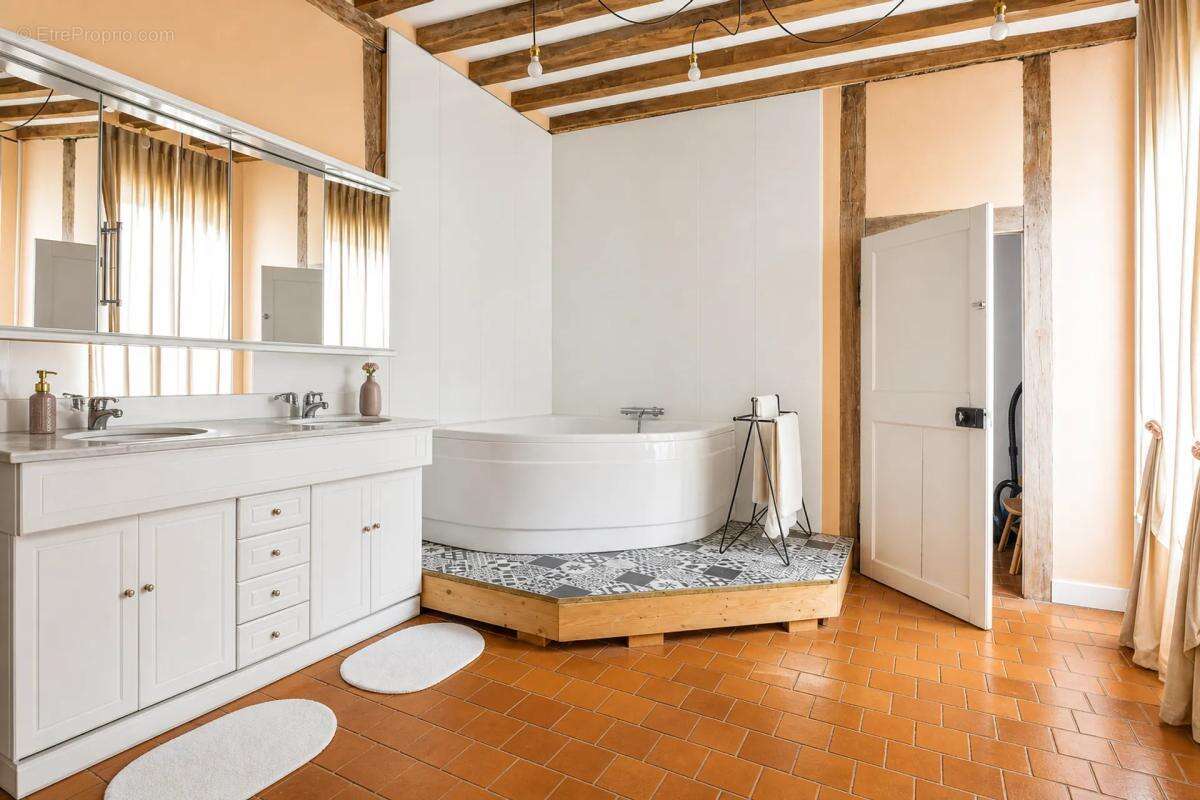 Maison à AUBIGNY-SUR-NERE
