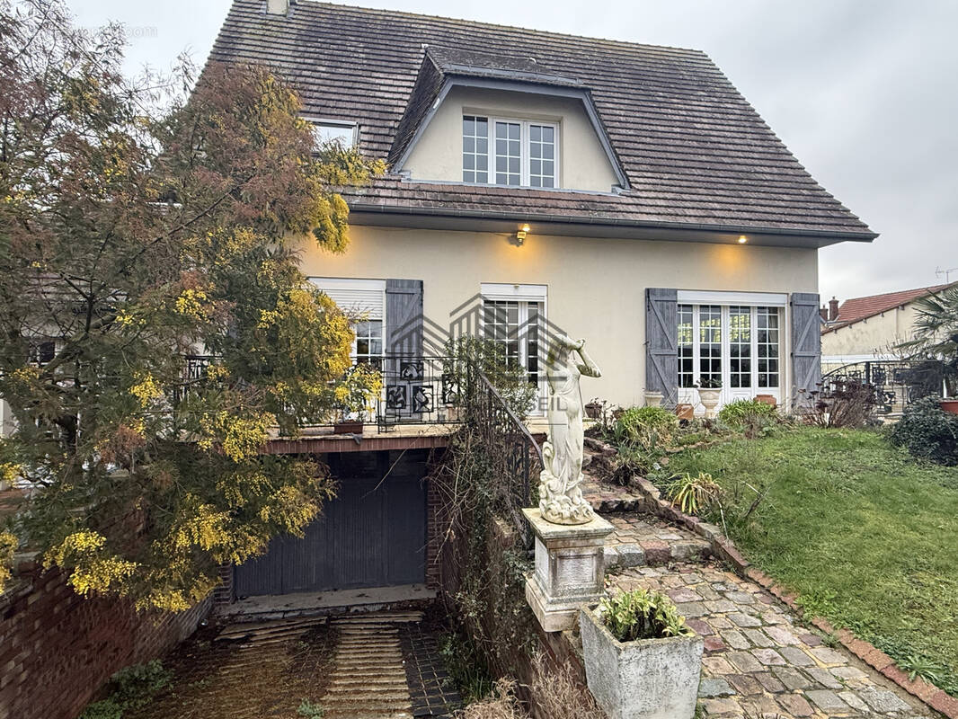 Maison à OISSEL