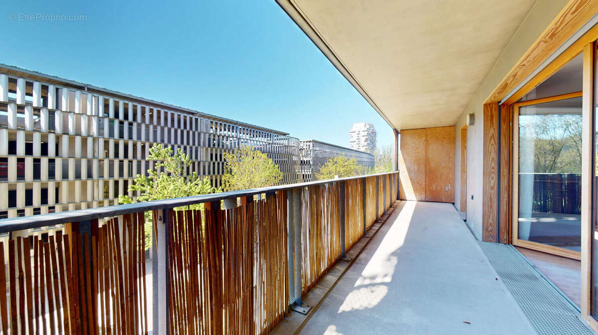 Appartement à L'ILE-SAINT-DENIS