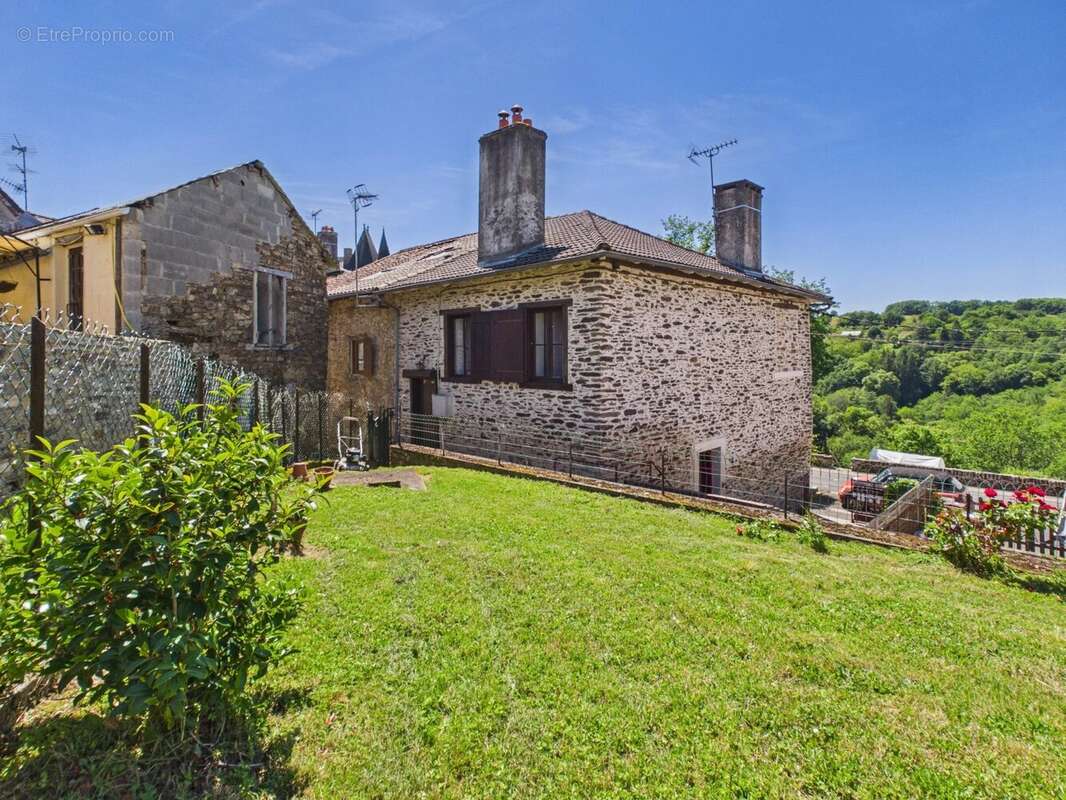 Maison à JUMILHAC-LE-GRAND