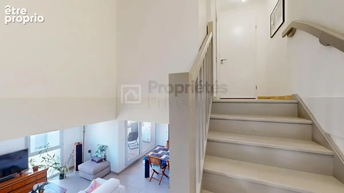 T3 duplex climatisé avec terrasse & 2 stationnements - photo 11